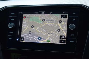 Volkswagen PASSAT 2.0 Passat R-Line TDI Semi-Auto 5dr