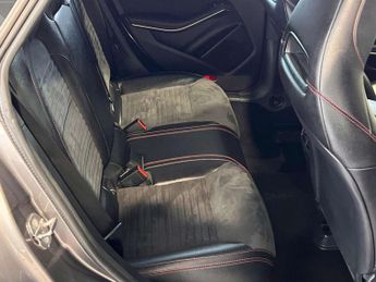 Mercedes-Benz CLA 1.6 CLA180 AMG Line Edition Shooting Brake 7G-DCT Euro 6 (s/s) 5