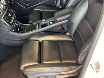 Mercedes-Benz GLA 1.6 GLA200 SE (Executive) 7G-DCT Euro 6 (s/s) 5dr