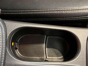 Mercedes-Benz GLA 1.6 GLA180 Urban Edition 7G-DCT Euro 6 (s/s) 5dr