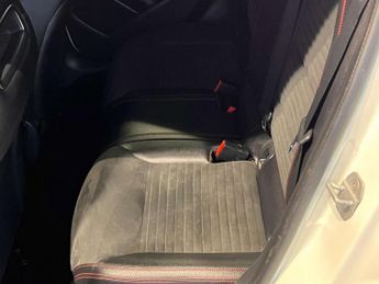 Mercedes-Benz GLA 2.1 GLA200d AMG Line 7G-DCT 4MATIC Euro 6 (s/s) 5dr