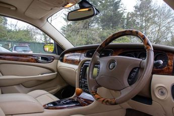 JAGUAR XJ 3.0 XJ6 V6 Auto 4dr