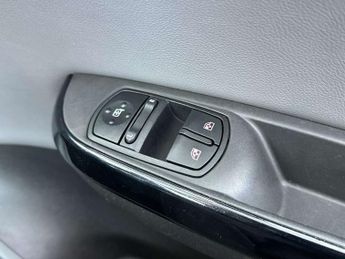 VAUXHALL CORSA 1.4 Corsa SE Auto 5dr