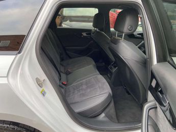 Audi A4 Avant 2.0 TDI 40 Black Edition S Tronic quattro Euro 6 (s/s) 5dr