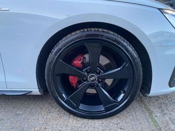 Audi A4 Avant 2.0 TDI 40 Black Edition S Tronic quattro Euro 6 (s/s) 5dr