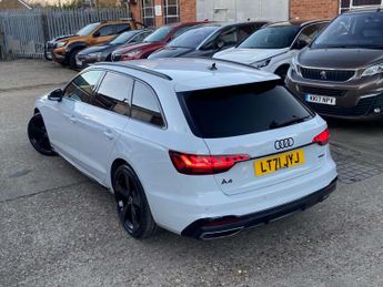 Audi A4 Avant 2.0 TDI 40 Black Edition S Tronic quattro Euro 6 (s/s) 5dr