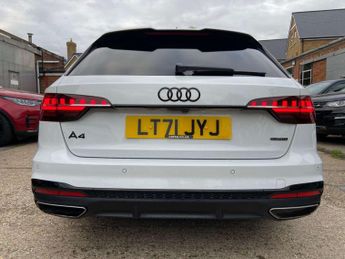 Audi A4 Avant 2.0 TDI 40 Black Edition S Tronic quattro Euro 6 (s/s) 5dr