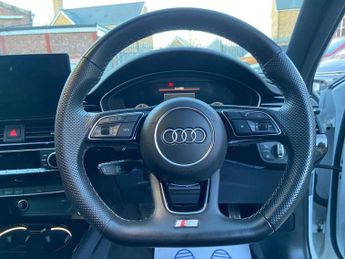 Audi A4 Avant 2.0 TDI 40 Black Edition S Tronic quattro Euro 6 (s/s) 5dr