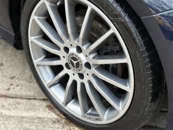 Mercedes-Benz A-CLASS 1.5 A 180 D AMG Line Premium Auto 5dr