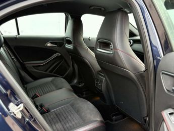 Mercedes-Benz A-CLASS 1.5 A 180 D AMG Line Premium Auto 5dr