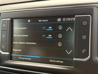 PEUGEOT TRAVELLER 2.0 Traveller Allure Compact Blue HDi Auto 5dr