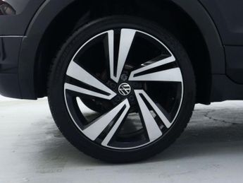 VOLKSWAGEN T-CROSS 1.5 TSI EVO R-Line SUV 5dr Petrol DSG Euro 6 (s/s) (150 ps)
