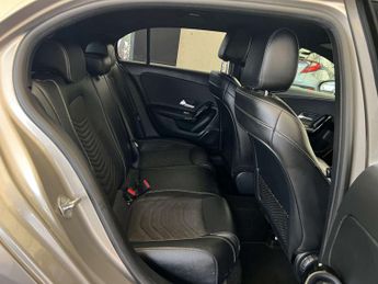 MERCEDES-BENZ A-CLASS 1.5 A 180 SE D Auto 5dr