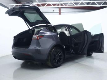TESLA MODEL Y (Dual Motor) Long Range SUV 5dr Electric Auto 4WDE (384 bhp)