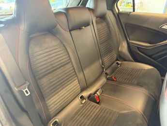 Mercedes-Benz A-CLASS 2.0 A250 AMG Sport 4Matic Auto 4WD 5dr