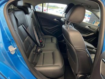 MERCEDES-BENZ A-CLASS 2.1 A 200 D Sport Exeutive Auto 5dr