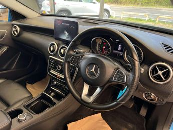 MERCEDES-BENZ A-CLASS 2.1 A 200 D Sport Exeutive Auto 5dr
