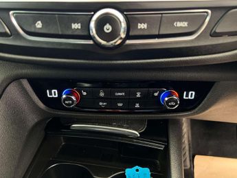 VAUXHALL INSIGNIA 2.0 Insignia Elite Nav TD Auto 5dr