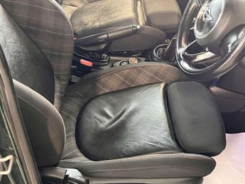 MINI HATCH 1.5 Cooper Seven Auto 5dr