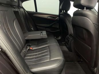 BMW 5 SERIES 2.0 520d M Sport Auto 4dr