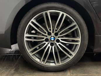 BMW 5 SERIES 2.0 520d M Sport Auto 4dr