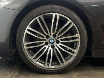 BMW 5 SERIES 2.0 520d M Sport Auto 4dr