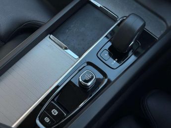 VOLVO XC60 2.0 XC60 + B4 MHEV Auto 5dr
