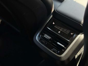 VOLVO XC60 2.0 XC60 + B4 MHEV Auto 5dr