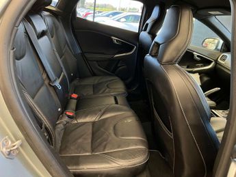 VOLVO V40 1.5 V40 R-Design Pro T3 Auto 5dr