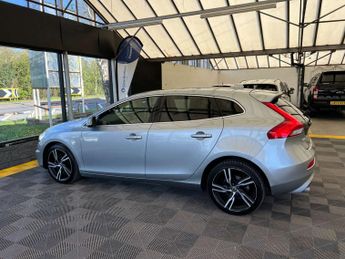 VOLVO V40 1.5 V40 R-Design Pro T3 Auto 5dr
