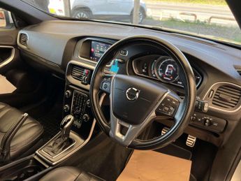 VOLVO V40 1.5 V40 R-Design Pro T3 Auto 5dr