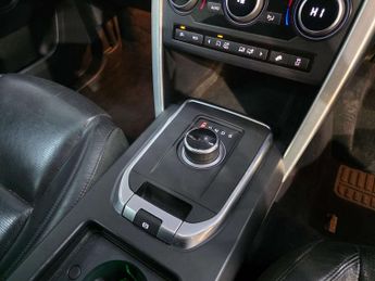 Land Rover Discovery Sport 2.0 TD4 HSE Black SUV 5dr Diesel Auto 4WD Euro 6 (s/s) (180 ps)