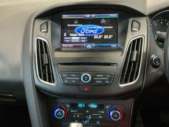 FORD FOCUS 1.6 Focus Titanium Auto 5dr