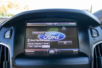 FORD FOCUS 1.6 Focus Titanium Auto 5dr