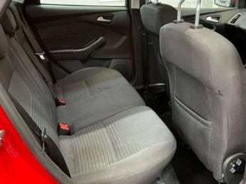FORD FOCUS 1.6 Focus Titanium Auto 5dr