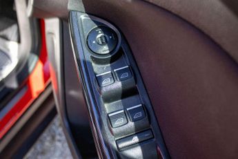 FORD FOCUS 1.6 Focus Titanium Auto 5dr