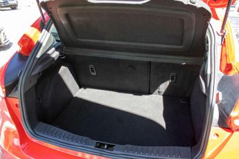 FORD FOCUS 1.6 Focus Titanium Auto 5dr