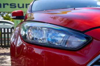 FORD FOCUS 1.6 Focus Titanium Auto 5dr