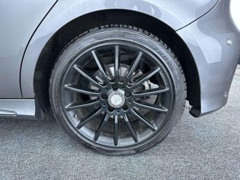 MERCEDES-BENZ A-CLASS 2.1 A 200 D AMG Line Premium Auto 5dr
