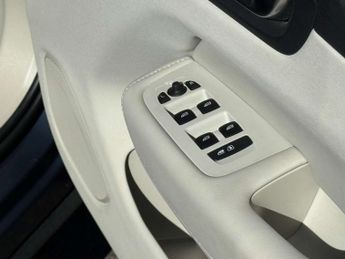 VOLVO XC60 2.0 XC60 + B4 MHEV Auto 5dr