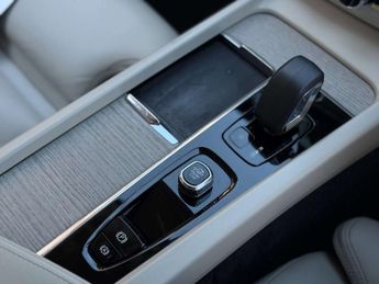 VOLVO XC60 2.0 XC60 + B4 MHEV Auto 5dr