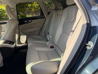 VOLVO XC60 2.0 XC60 + B4 MHEV Auto 5dr