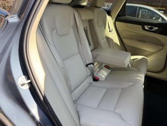 VOLVO XC60 2.0 XC60 + B4 MHEV Auto 5dr