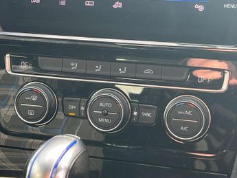 VOLKSWAGEN GOLF 1.4 Golf GTE Semi-Automatic 5dr ★NATIONAL DELIVERY★