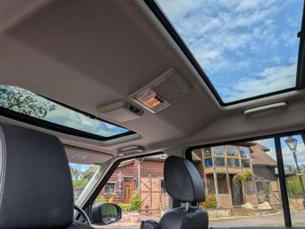 Land Rover DISCOVERY 3.0 Discovery HSE SDV6 Auto 4WD 5dr