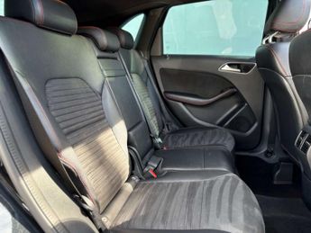 Mercedes-Benz B-CLASS 2.1 B 200 AMG Line Premium+ D Auto 5dr