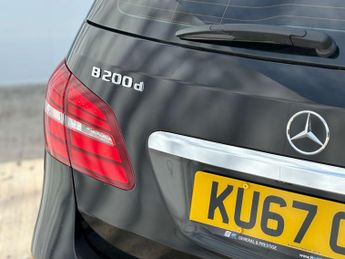 Mercedes-Benz B-CLASS 2.1 B 200 AMG Line Premium+ D Auto 5dr