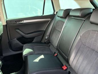 Skoda SUPERB 2.0 Superb SE L Executive TDI Semi-Auto 5dr