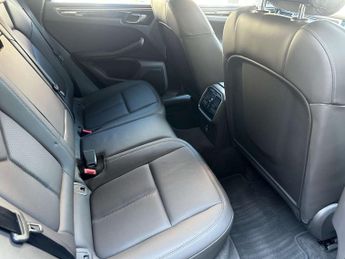 Porsche MACAN 3.0 Macan S Semi-Auto 4WD 5dr