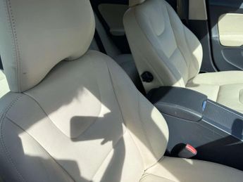 Volvo V60 2.0 V60 SE Luxury Nav D3 Auto 5dr